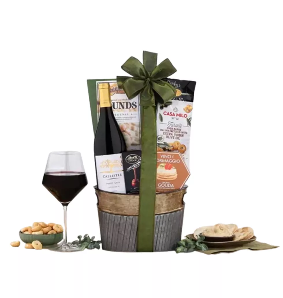 Sunset Vineyard Reserve Merlot Wine Gift Set